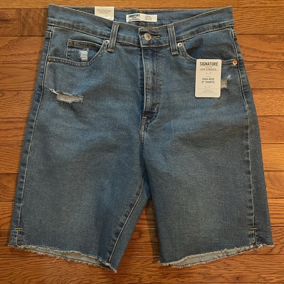 Signature by Levi Strauss Pants - Levi Strauss Signature Heritage Distressed 9” Bermuda Jean Shorts NWT 8/29